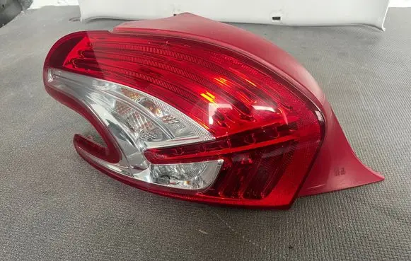 Peugeot 208 I Rear/tail lights 9672628280