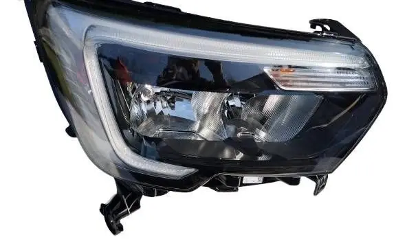 Renault Master IV Headlight/headlamp 260105567R 0021701303