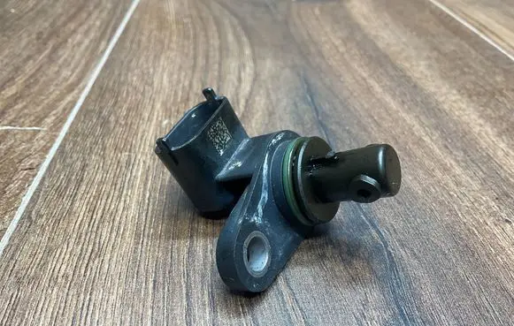 Land Rover Range Rover Velar Crankshaft position sensor M4D312K073AA