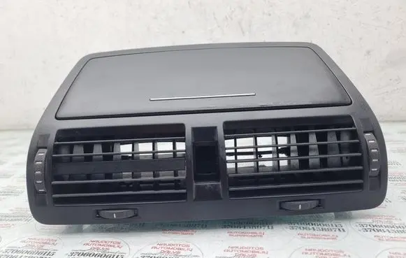 Skoda Octavia Mk2 (1Z) Dash center air vent grill 1Z0820951