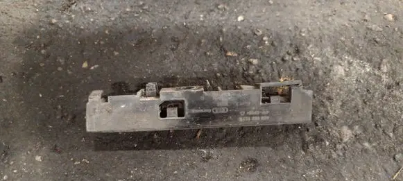 Audi A6 S6 C7 4G Front bumper mounting bracket 4G0853922B