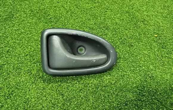 Renault Trafic III (X82) Rear door interior handle 7700423887 96012221