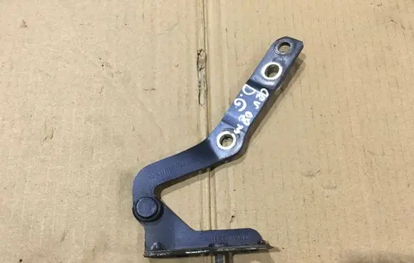 Honda CR-V Tailgate/trunk/boot hinge