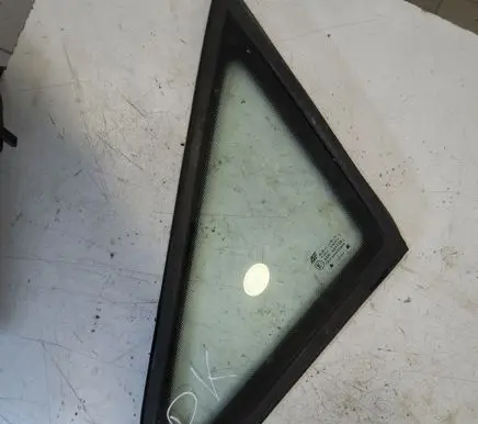 Volkswagen Sharan Front triangle window/glass 