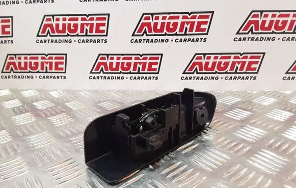 Toyota Prius (XW30) Fuel tank opening switch 
