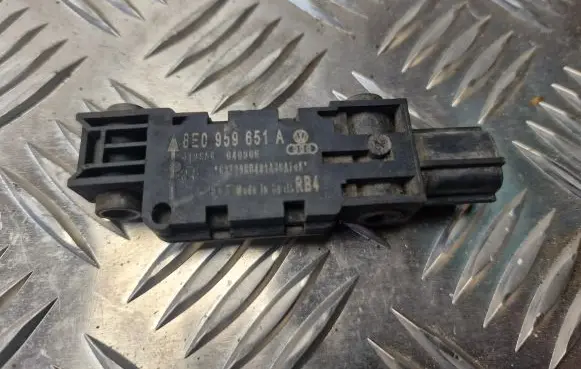 Audi A4 S4 B7 8E 8H Airbag deployment crash/impact sensor 8E0959651A