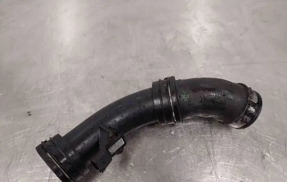 Volkswagen Transporter - Caravelle T5 Engine coolant pipe/hose 7H0122101E