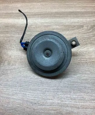 Volkswagen Golf IV Horn signal 6N0951101C