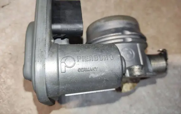 BMW X3 E83 Throttle valve 7804373 B0D0700673 6700673