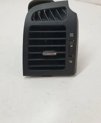 Chevrolet Captiva Dash center air vent grill