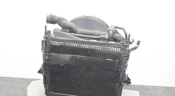 Land Rover Discovery 4 - LR4 Radiator set AH3219C600CA AH328T000CG