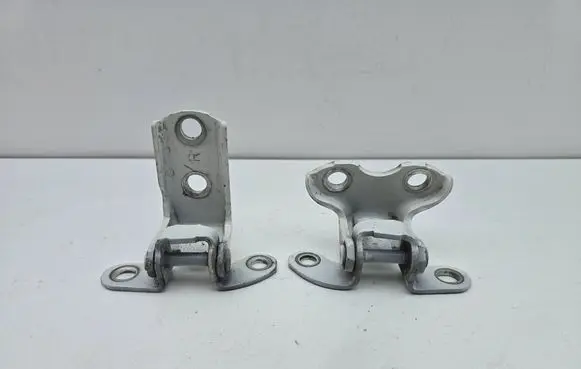 Rear door hinge set