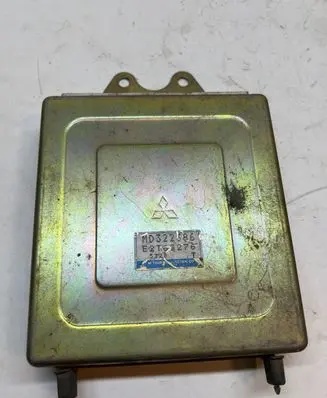 Mitsubishi Carisma Engine control unit/module MD322386 E2T63276