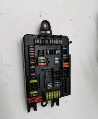 BMW 1 F20 F21 Fuse module 9261111