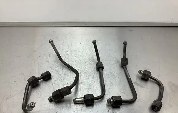 Opel Zafira B Fuel injector supply line/pipe 