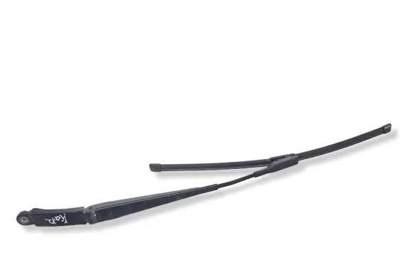 Volvo XC90 Front wiper blade arm 30655610