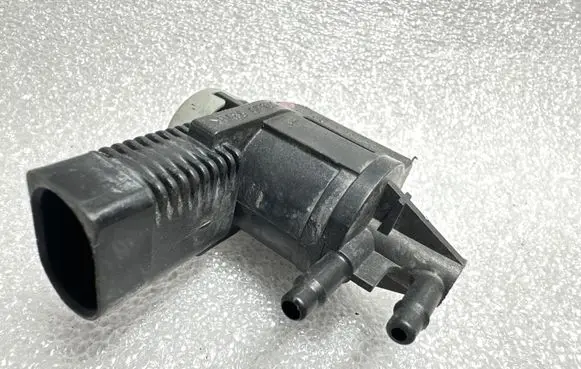Audi A4 S4 B6 8E 8H Turbo solenoid valve 1J0906283C