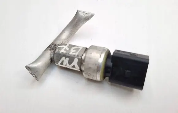 Air conditioning (A/C) pressure sensor