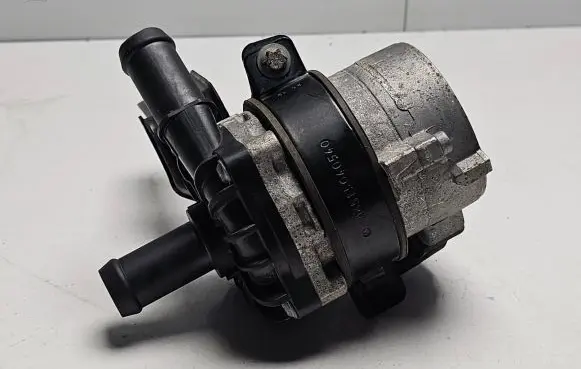 Smart ForTwo II Water pump A0035000086 701360120 17526575
