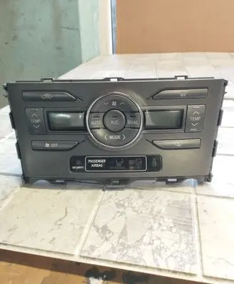Toyota Auris 150 Climate control unit 5590002220B