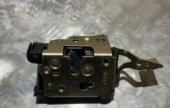 Peugeot Boxer Front door lock 9136A7