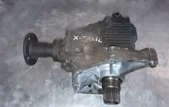 Nissan X-Trail T30 Gearbox transfer box case XUK