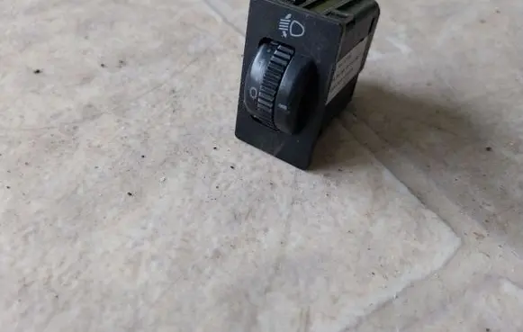 Toyota Corolla Verso AR10 Headlight level height control switch 8415202021
