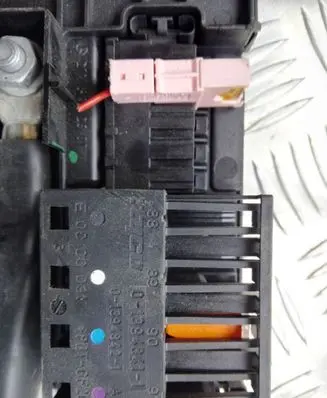 Mercedes-Benz E W211 Fuse module 013948411 013948421