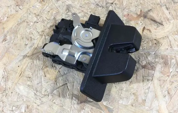 Land Rover Range Rover Sport L494 Tailgate lock latch LR070126