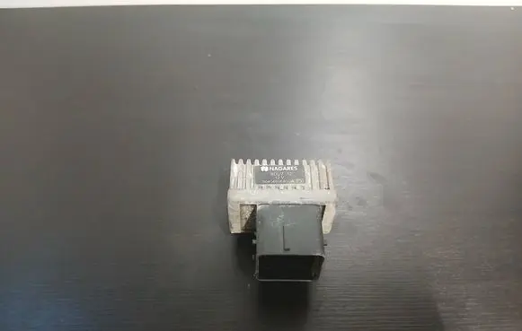 Peugeot 207 Glow plug pre-heat relay 9640469680
