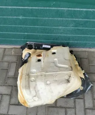 Volvo V70 Front floor carpet liner 39988882