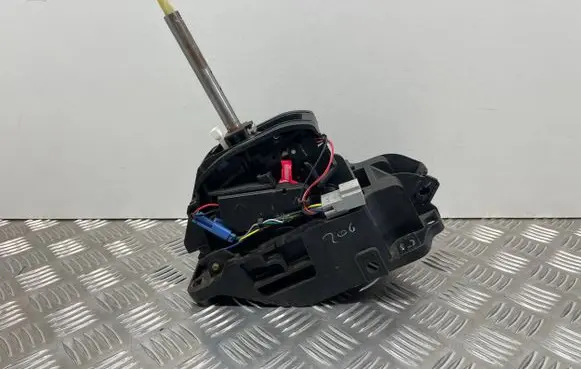 Ford Fusion II Gear shifter/selector DG987K004
