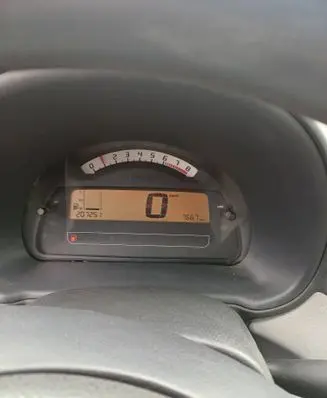 Speedometer (instrument cluster)