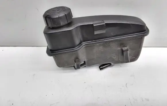Volvo XC90 Power steering fluid tank/reservoir 30645621