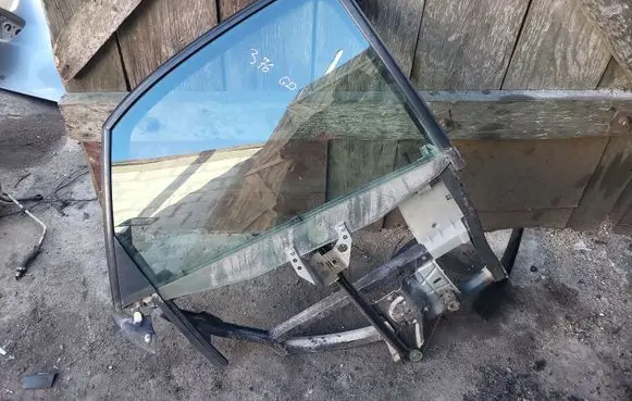 Audi A4 S4 B5 8D Rear window lifting mechanism without motor 