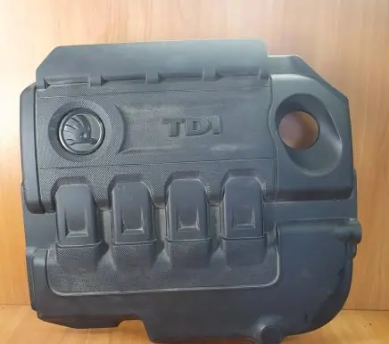 Skoda Octavia Mk3 (5E) Engine cover (trim) 04L103925N 4012590F 01SV170