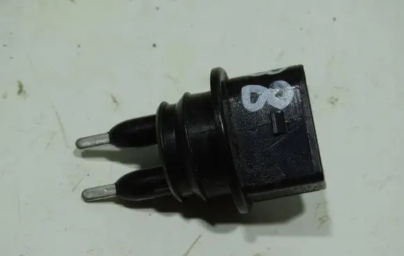 Audi A3 S3 8P Windshield washer fluid level sensor 7H0919376