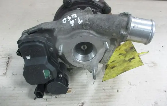 Toyota Auris 150 Turbo 172010N041