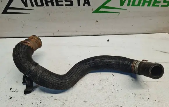 Engine coolant pipe/hose
