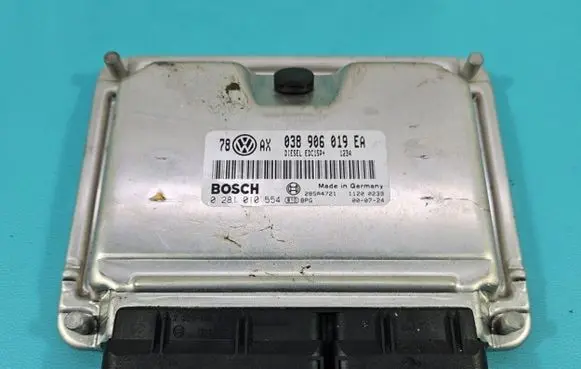 Volkswagen PASSAT B5.5 Engine control unit/module ECU 0281010554 IMPRK1438994