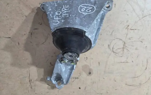 Honda Civic Engine mount vacuum valve 