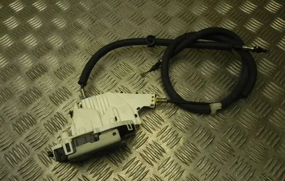 Maserati Ghibli Front door lock 68195787AA T9774