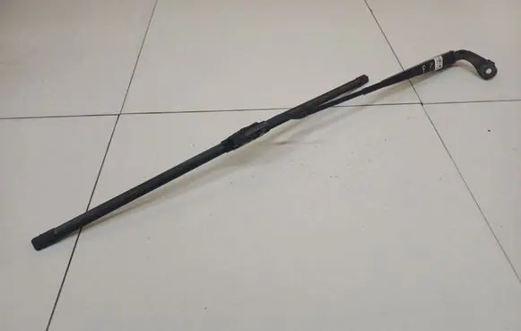 Chrysler Grand Voyager IV Front wiper blade arm 