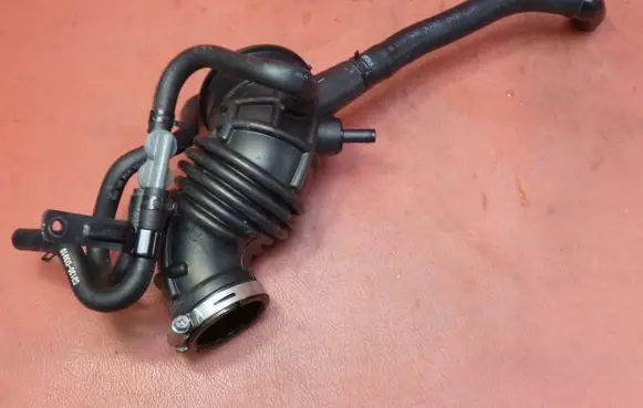 KIA Sportage Air intake hose/pipe 28130D3500