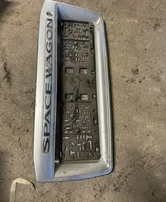 Mitsubishi Space Wagon Trunk door license plate light bar MR275638