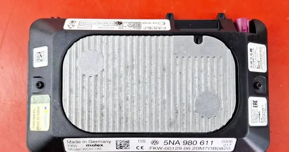 Volkswagen Golf SportWagen Wireless charging module 5NA980611