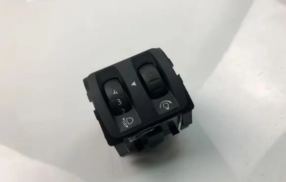 Renault Captur Light switch 251900567R