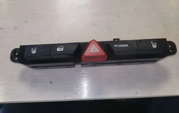 KIA Ceed Hazard light switch 937001H000 937001H010
