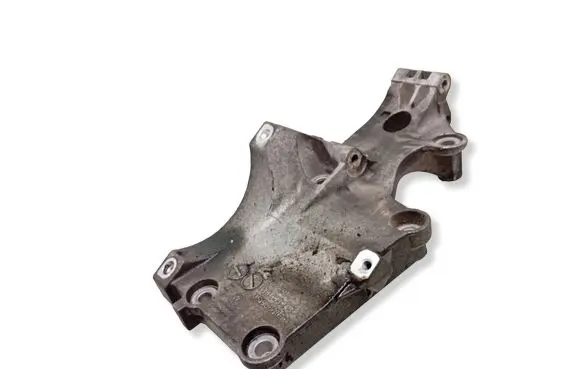 Volkswagen PASSAT B6 Generator/alternator bracket 038903143AF
