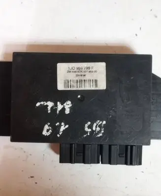 Volkswagen PASSAT B5 Comfort/convenience module 1j0959799f
